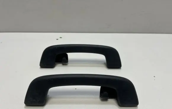 BMW i4 A set of handles for the ceiling 7464441 7464442
