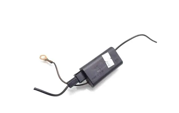 Volkswagen PASSAT CC Aerial antenna amplifier G50089