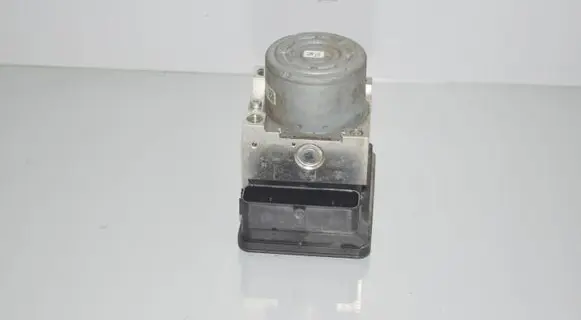 BMW i3 ABS Pump 6883347 5A374B5