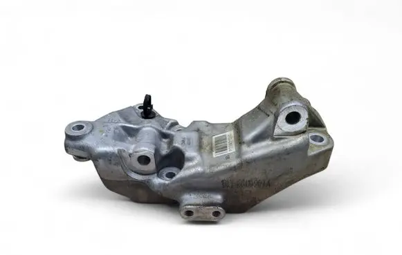 Volvo XC60 A/C compressor mount bracket 31401517