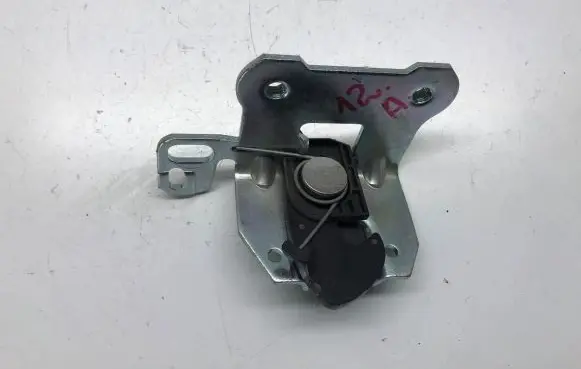Mercedes-Benz C W204 Seat back rest lock catch A2049200572