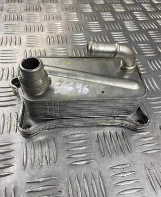 Engine oil radiator