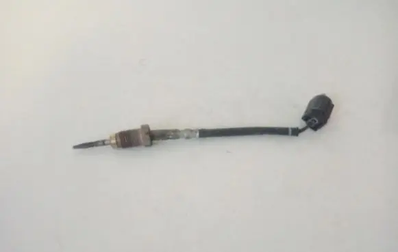BMW 5 E60 E61 Exhaust gas temperature sensor 7809157