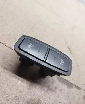 Hyundai Tucson LM Seat heating switch 933212E000 201002431