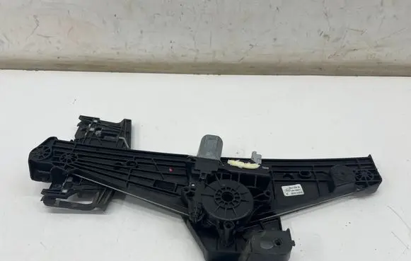 Opel Mokka X Rear door window regulator with motor 9843773980