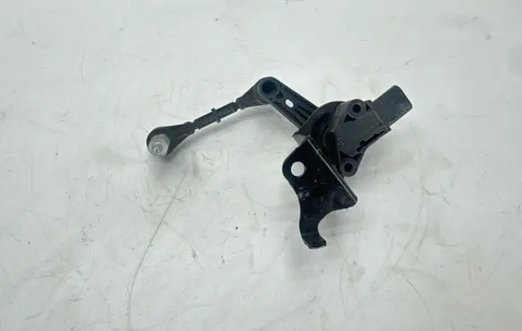 Jaguar XE Air suspension front height level sensor L8A23C280AA