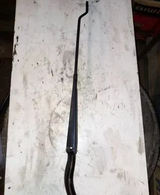Windshield/front glass wiper blade