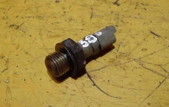 Citroen C2 Oil pressure sensor 486
