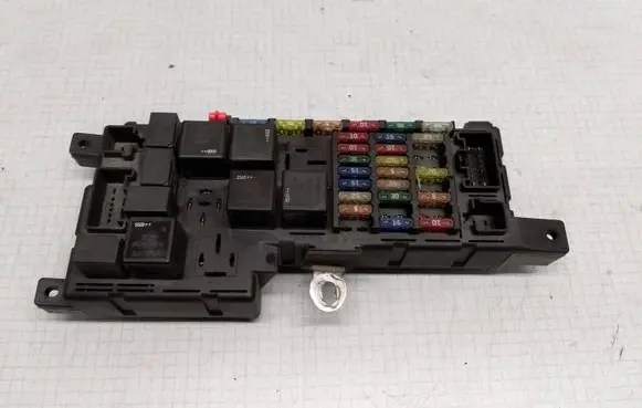 Volvo S60 Fuse module 518717004 8637841 020207045545