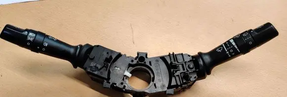 KIA Rio Wiper turn signal indicator stalk/switch