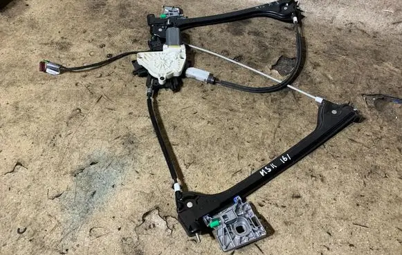 Mercedes-Benz SLK R172 Front door electric window regulator A1727200146