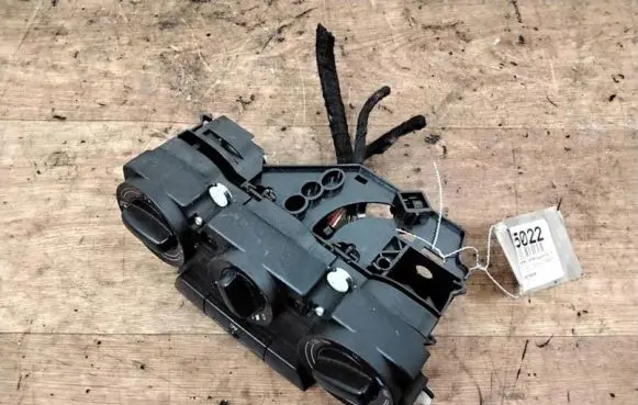 Skoda Octavia Mk2 (1Z) Climate control unit