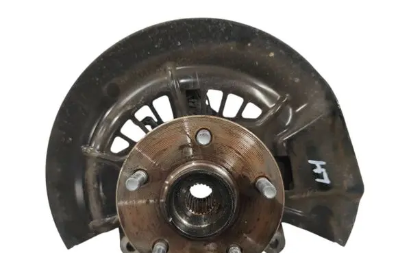 Toyota Camry VIII XV70 Front wheel hub spindle knuckle