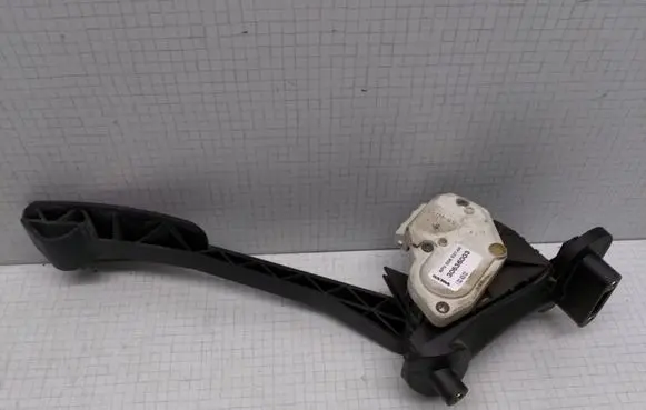 Volvo V70 Accelerator throttle pedal 30636003 6PV00853700
