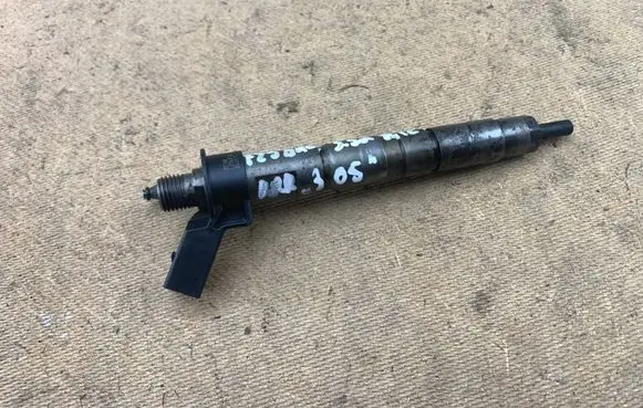 BMW X3 F25 Fuel injector 13537823461 13537823462 7823461