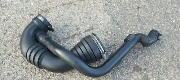 Audi A4 S4 B5 8D Intercooler hose/pipe 8D0129615A