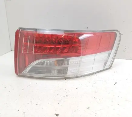 Toyota Avensis T270 Rear/tail lights