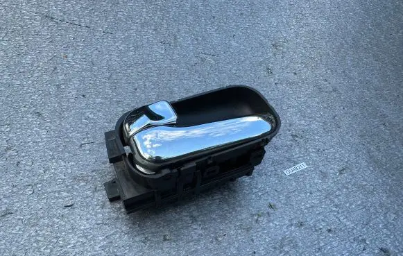 Nissan Patrol Y61 Front door interior handle 80671VD200