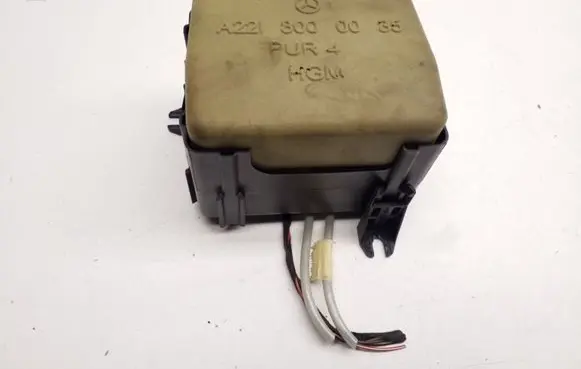 Mercedes-Benz E C207 W207 Seat control module A0008003348