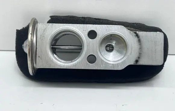Toyota Verso Air conditioning (A/C) expansion valve DT4475003070