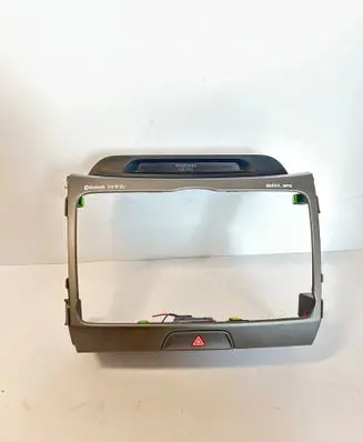 KIA Sportage Radio/GPS head unit trim 847403U055 959603U000