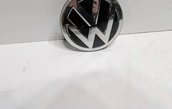 Volkswagen Golf VII Manufacturer badge logo/emblem 3G0853601A 93147