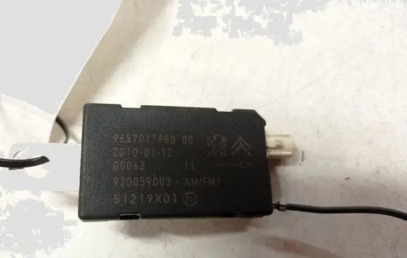 Citroen C4 Grand Picasso Aerial antenna amplifier 9657017980