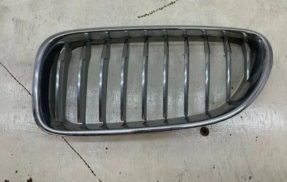 BMW 6 F06 Gran coupe Front bumper upper radiator grill 51137212849 10627110 293134219