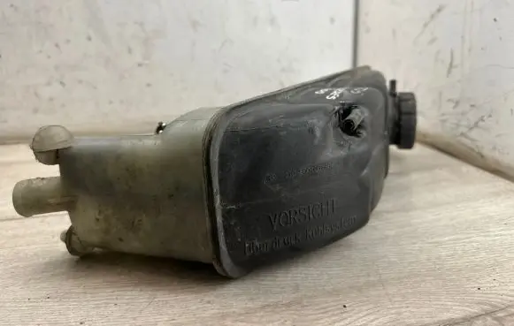 Mercedes-Benz E W210 Coolant expansion tank/reservoir 2105000349