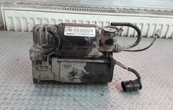 Land Rover Discovery Air suspension compressor/pump RQG100041