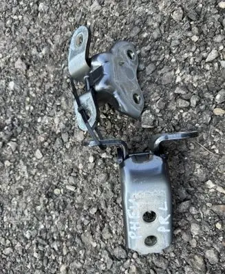Toyota C-HR II Front door upper hinge ED03