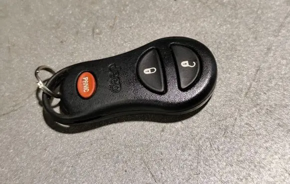 Jeep Cherokee III KJ Ignition key/card 56036863