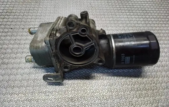 Oil filter mounting bracket