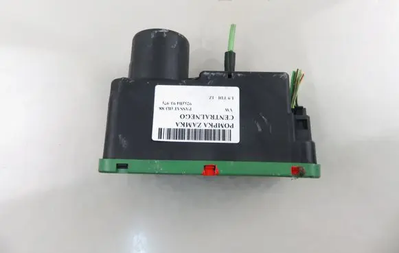 Volkswagen PASSAT B4 Central locking vacuum pump 3A0962257