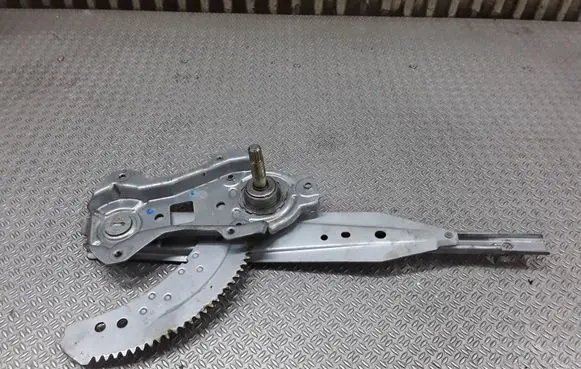 Rear door manual window regulator