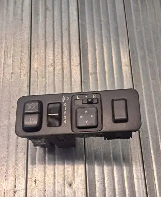 Mitsubishi Space Star Wing mirror switch MR240907 09119