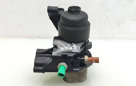 Audi A3 S3 8V Oil filter mounting bracket 03N115389A 03N117021