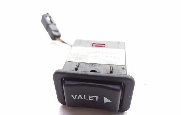 Jaguar XJ X300 Switch for retractable tow bar LNA2650AA