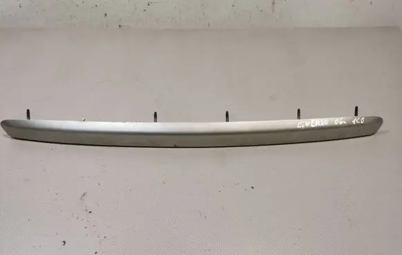 Toyota Corolla Verso E121 Trunk door license plate light bar 