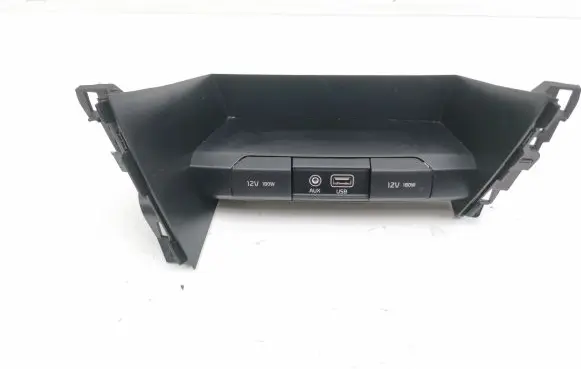 KIA Ceed USB socket connector 84682J7920