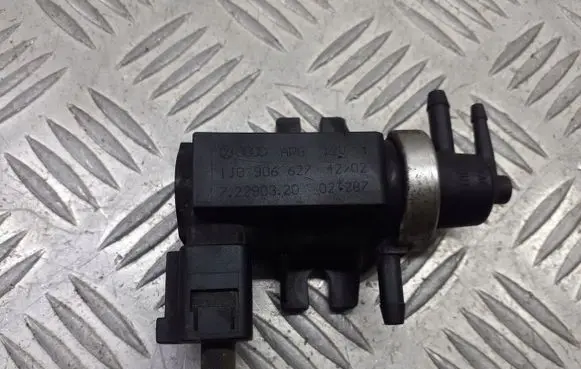 Skoda Octavia Mk1 (1U) Valve vacuum 1J0906627