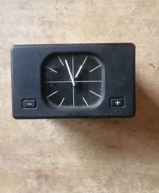 BMW 5 E34 Clock 6213 1374282