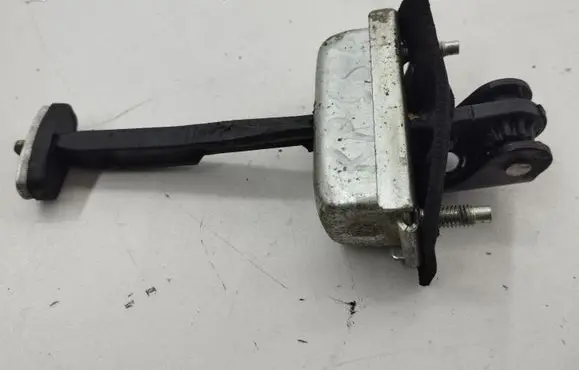 Ford Focus Front door check strap stopper