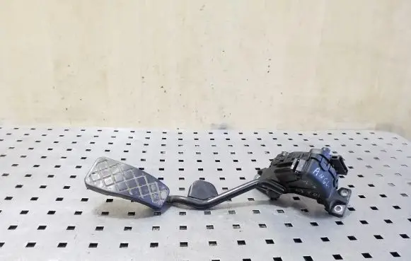 Audi A6 S6 C5 4B Accelerator throttle pedal 8E2721523 6PV00777008