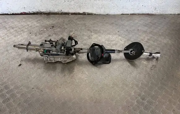 Maserati Ghibli Steering wheel axle 06700387800 17080210198 884705