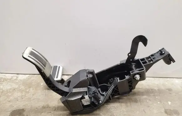 Citroen DS7 Crossback Pedal assembly 9674829180