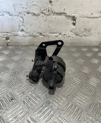 BMW X5 F15 Electric auxiliary coolant/water pump 7643949