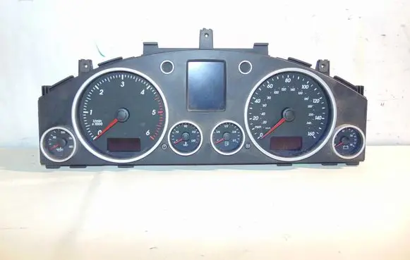 Volkswagen Touareg I Speedometer (instrument cluster) 7L6920970K