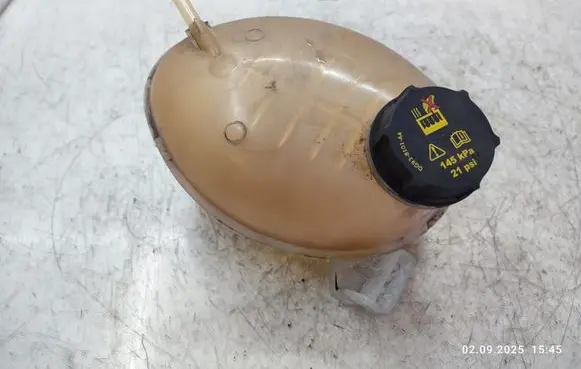 Ford Ecosport Coolant expansion tank/reservoir GN118A080AA