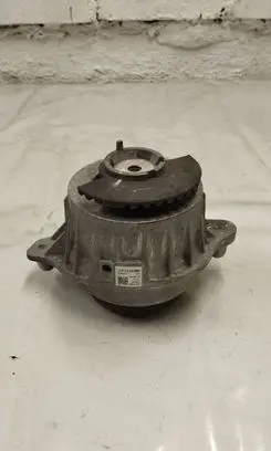 Mercedes-Benz E W213 Engine mount bracket A2132400600